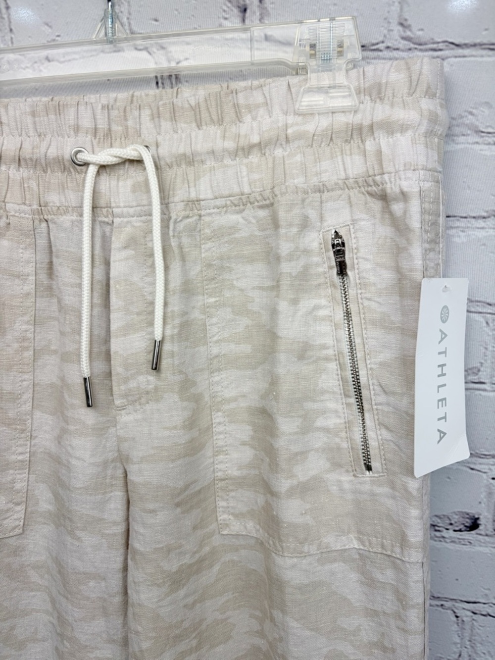 NWT Athleta Cabo Tide Linen Jogger Neutral Camo Sz 6 Tall - Picture 5 of 15